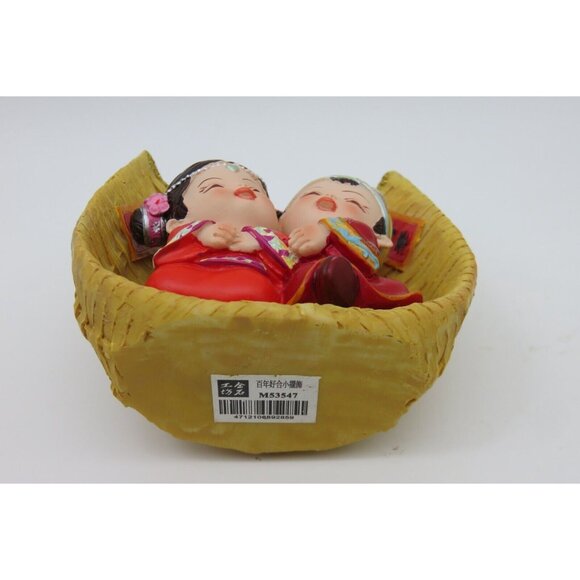 Chinese Wedding Couple Figurine In Traditional Attire With Gold Coloured Base - Picture 8 of 10